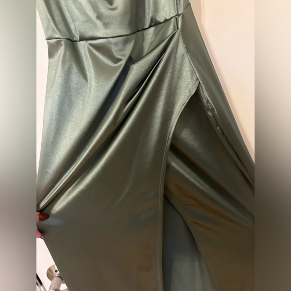 Windsor Prom Dress - Picture 3 of 7